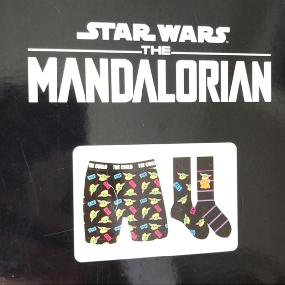 Star Wars The Mandalorian Underwear & Sock Gift Set: Boxer Briefs & 2 Crew Socks - Picture 8 of 11